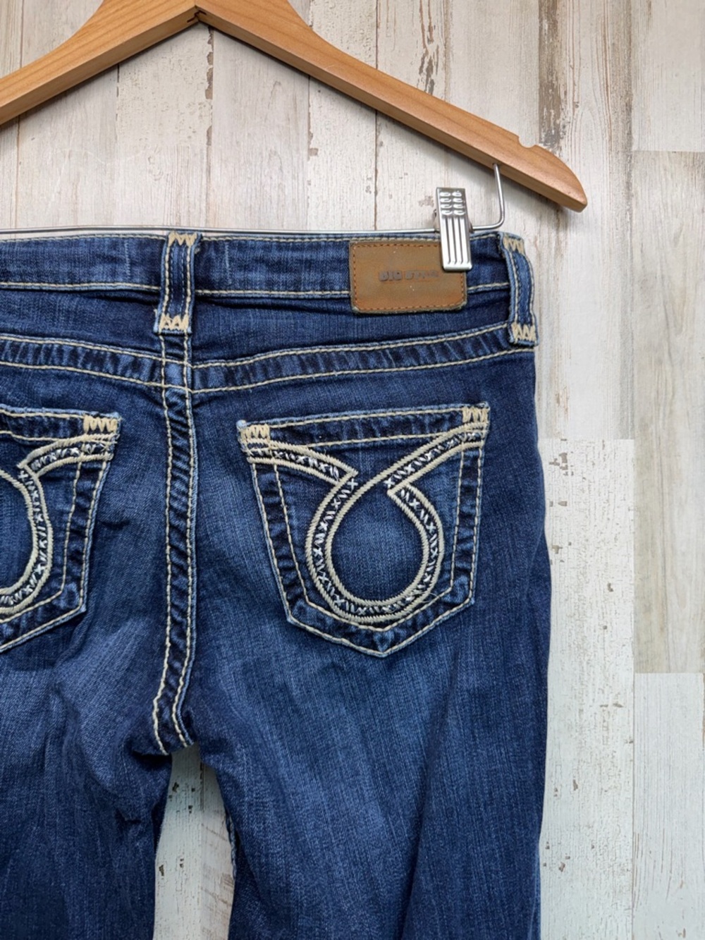 Women’s Big Star Maddie Boot Jeans Size 28L Medium Wash Embroidered Pockets - Picture 6 of 8